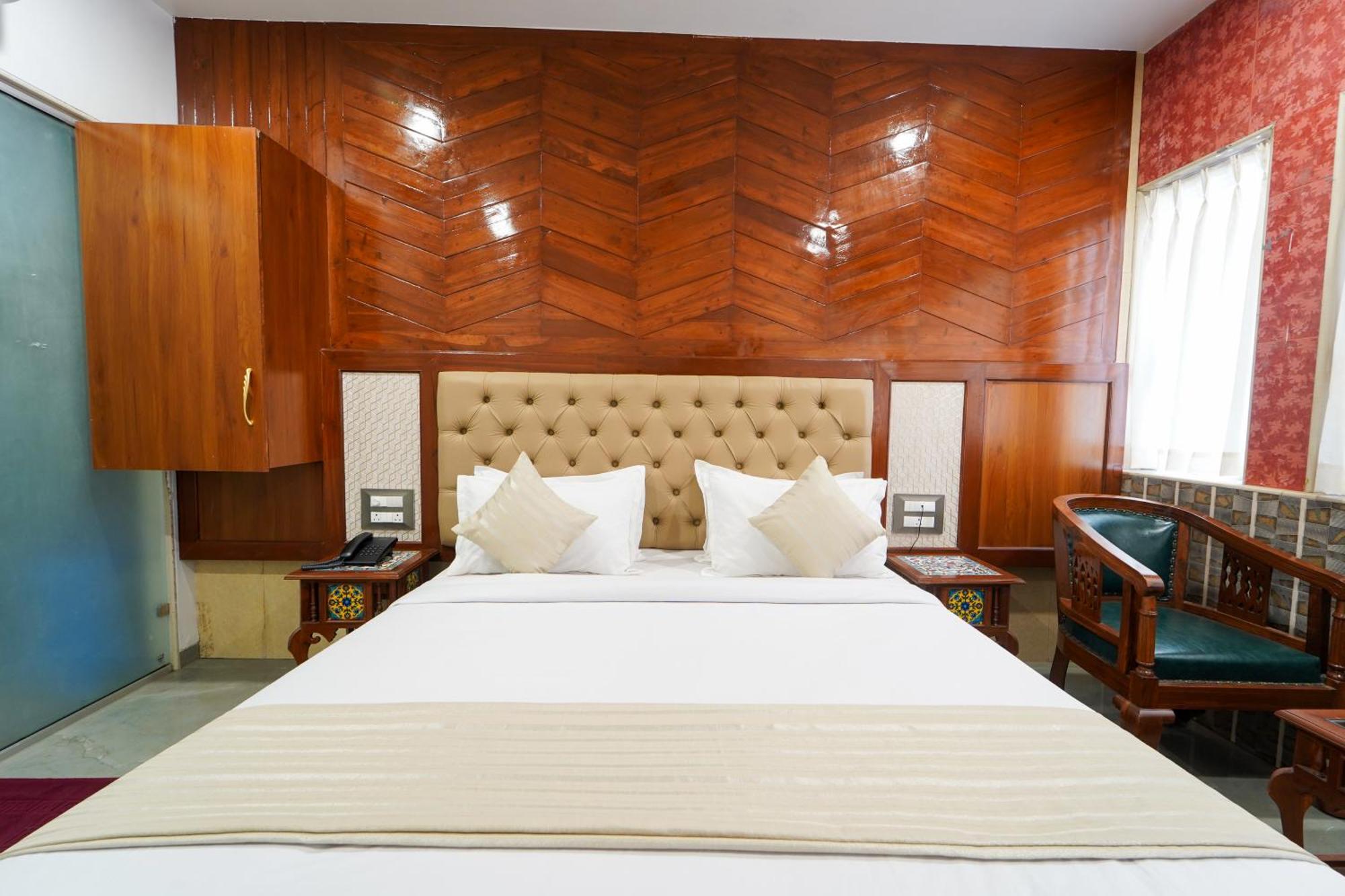Hotel Bright Star Mahābaleshwar Dış mekan fotoğraf